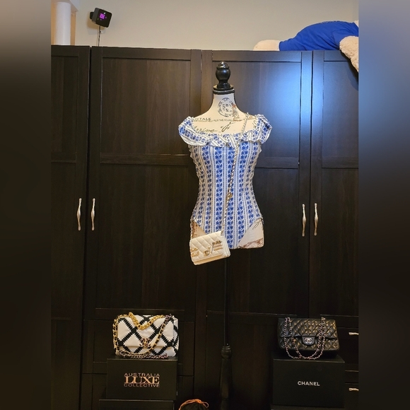 Hermoza One Piece Swimsuit Ruffle Shoulder Back Closure Retails $148 - Picture 5 of 9